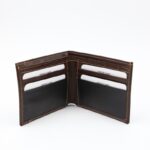 ⁦محفظة شخصية جلد للرجال لون بني محروق⁩ - الصورة ⁦4⁩