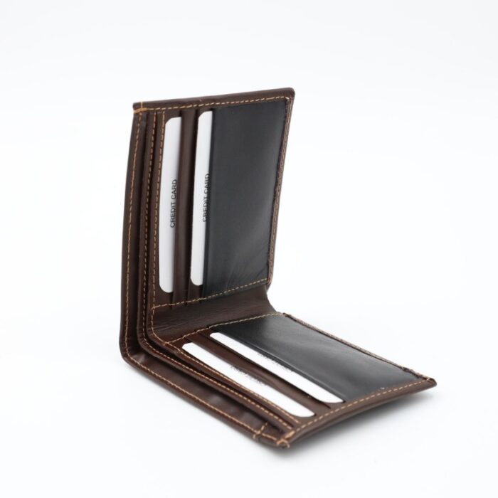 ⁦محفظة شخصية جلد للرجال لون بني محروق⁩ - الصورة ⁦5⁩