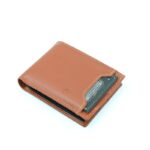 ⁦محفظة شخصية جلد للرجال لون عسلي⁩ - الصورة ⁦2⁩