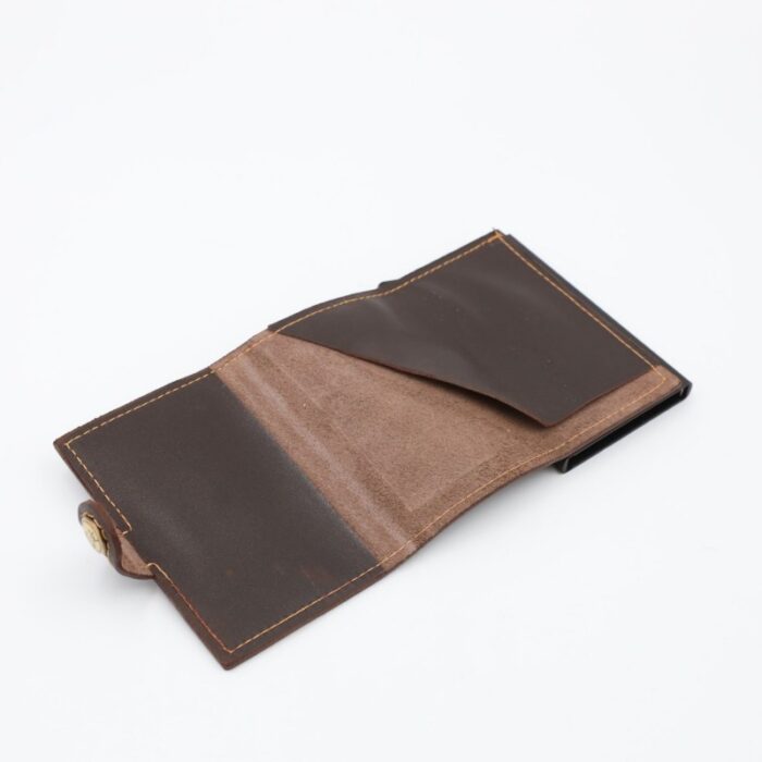 ⁦محفظة بطاقات صراف آلي جلد للجنسين لون بني محروق⁩ - الصورة ⁦4⁩