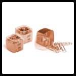 ⁦تيل مشكل تحتوي على 4 علب (كلبسات ورق 2.8,كلبسات ورق 4 سم ,ملاقط قوية ,دبابيس لوح , معدنية باللون النحاسي مقاومة للصدأ)⁩ - الصورة ⁦3⁩