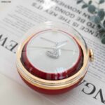 علبة هدايا للمجوهرات مع ورده قابلة للدوران لون أحمر مع ذهبي