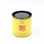 ⁦صندوق هدايا معدن شبابي للساعه شكل اسطوانه لون أصفر تفاصيل أحمر وأسود⁩ - الصورة ⁦3⁩