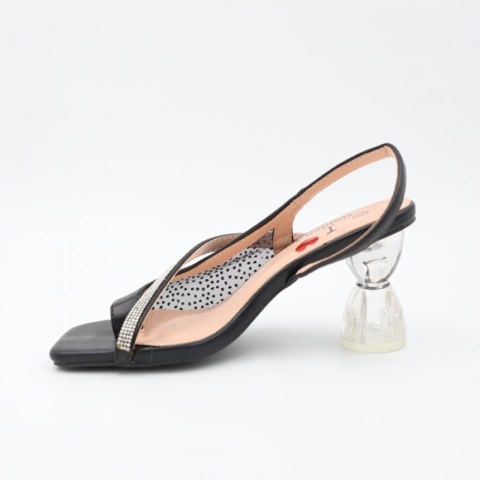 103387355_68987d96534c5 صندل للنساء لون أسود - الصورة 1