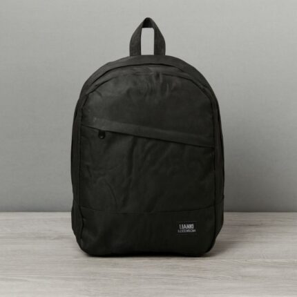 حقيبة مدرسية للثانوية لون أسود 43*37 سم