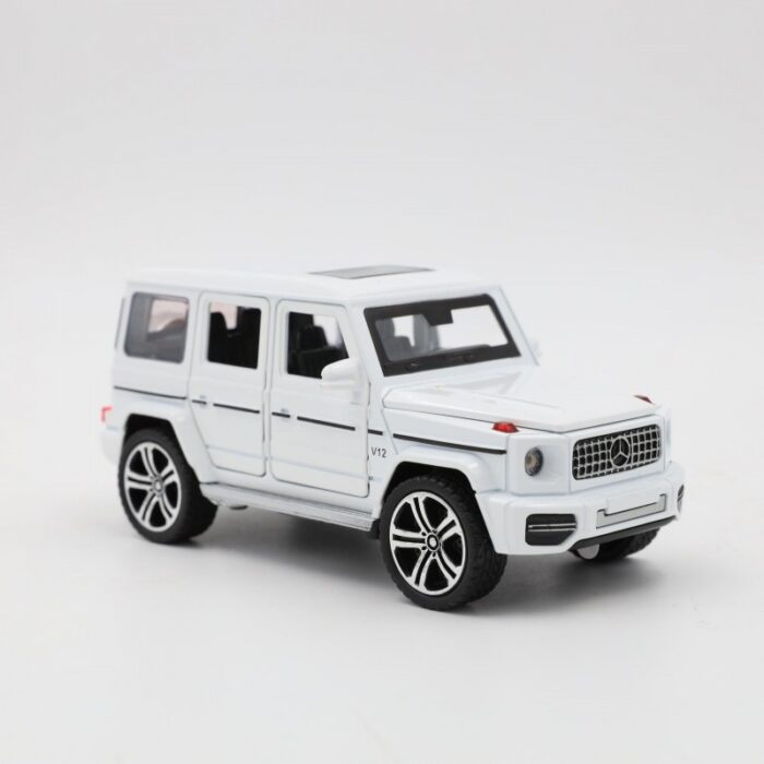 ⁦لعبة وتحفة جيب مرسيدس جي كلاس روفر لون أبيض⁩ - الصورة ⁦2⁩