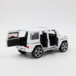 ⁦لعبة وتحفة جيب مرسيدس جي كلاس روفر لون أبيض⁩ - الصورة ⁦6⁩