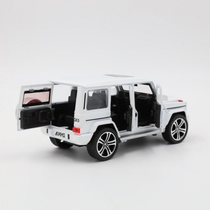 ⁦لعبة وتحفة جيب مرسيدس جي كلاس روفر لون أبيض⁩ - الصورة ⁦6⁩