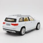 ⁦لعبة وتحفة سيارة مرسيدس لون أبيض⁩ - الصورة ⁦4⁩