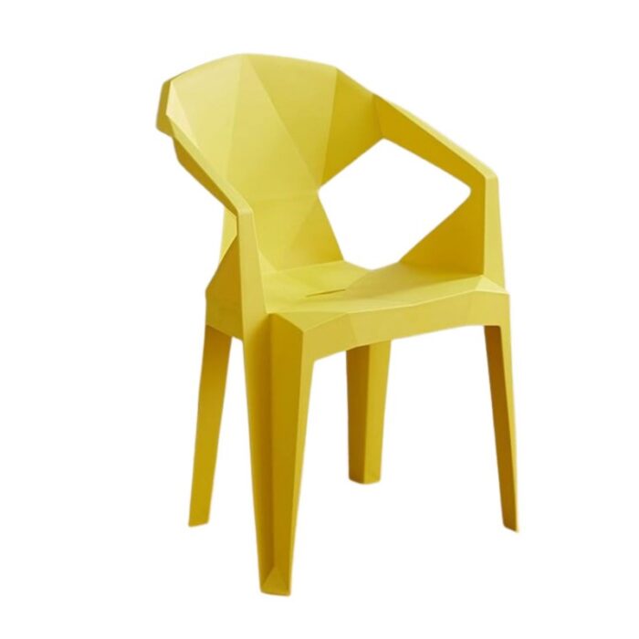 103387659_689c49e505b57 كرسي أطفال بلاستيك بتصميم ديزني لون أصفر - الصورة 1