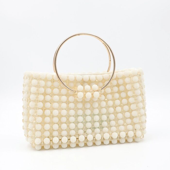 ⁦حقيبة خرز التوتة وكريستال لون اوف وايت أبعادها قاعدة 26 سم الارتفاع 15سم العمق 7سم⁩ - الصورة ⁦3⁩