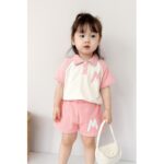 طقم قطعتين للأطفال لون زهري و أبيض