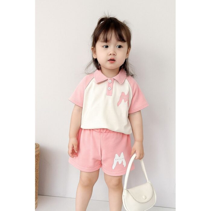 103387693_689c4a06e81ee طقم قطعتين للأطفال لون زهري و أبيض - الصورة 1