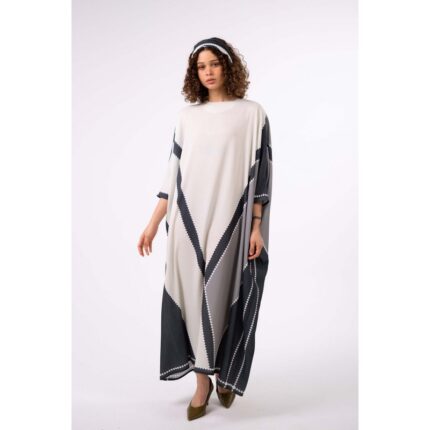 فستان طويل فضفاض لون أسود