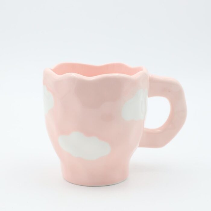 103387885_68a1798e4672c مج بتصميم غيوم - الصورة 1