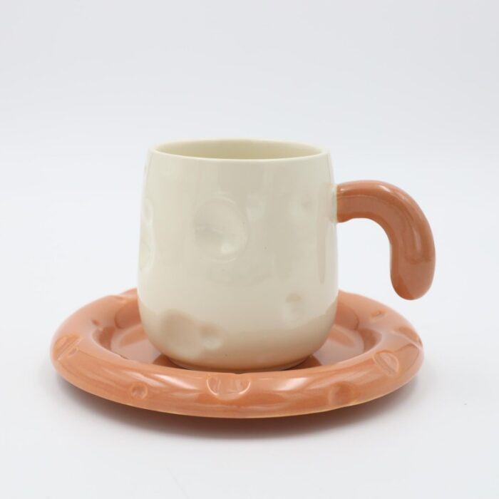 103387892_68a179a2d2fc4 مج بورسلان مع صحن لون بني وبيج - الصورة 1