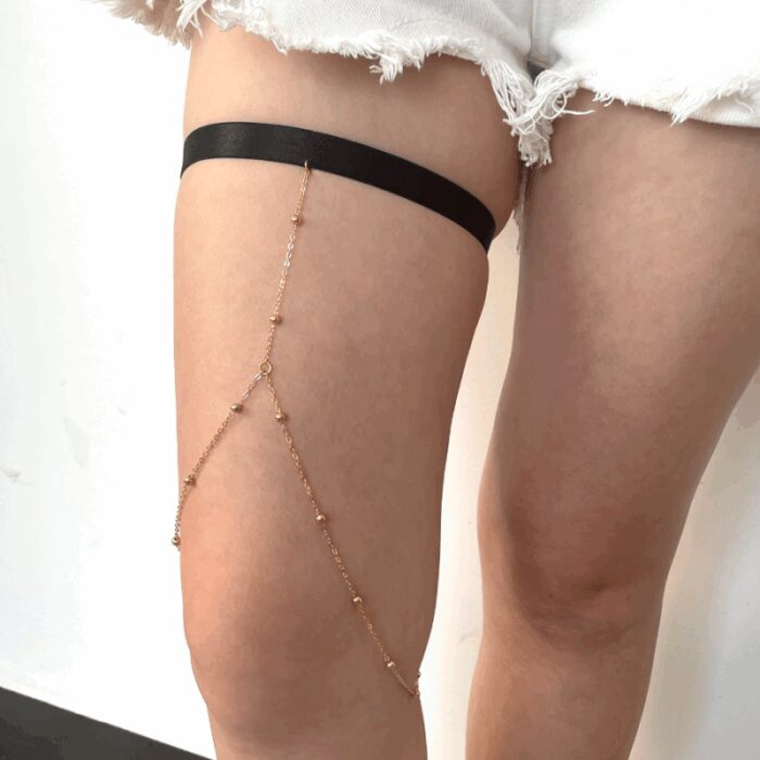 ⁦اكسسوار للفخذ للنساء لون ذهبي⁩ - الصورة ⁦2⁩