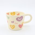 مج بورسلان مع صحن  بتصميم قلوب