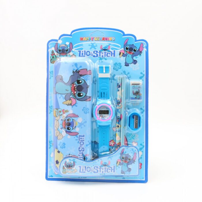 103388028_68a17abf45f90 بكج قرطاسية lilo ستيش 6 قطع ( ممحاة + مبراة + قلمين + ساعة + مقلمة ) أزرق - الصورة 1