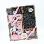 ⁦طقم بيبي لحديثي الولادة 4 قطع من ديزني ( تبان + بنطلون + جرابات + طنطور ) لون اسود وزهري⁩ - الصورة ⁦3⁩