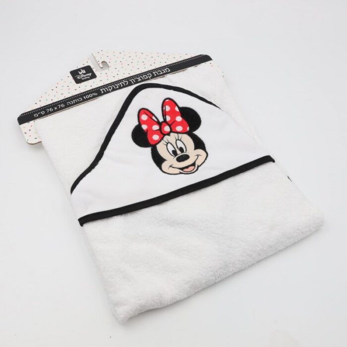 ⁦منشفة للإستحمام للإطفال لون أبيض مع غطاء للشعر برسمة ميكي ماوس⁩ - الصورة ⁦3⁩