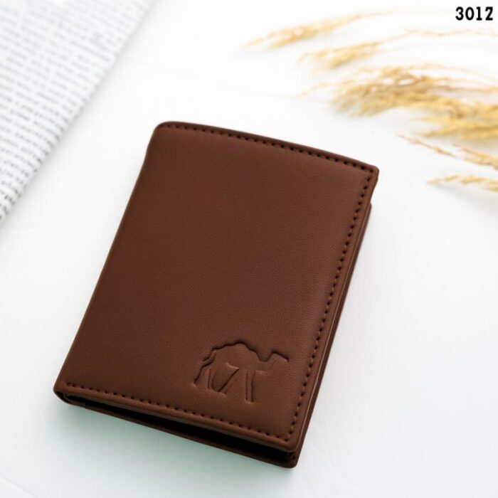 103388213_68a3752c5bff9 محفظة رجالية جلد لون بني 8 *10 سم - الصورة 1