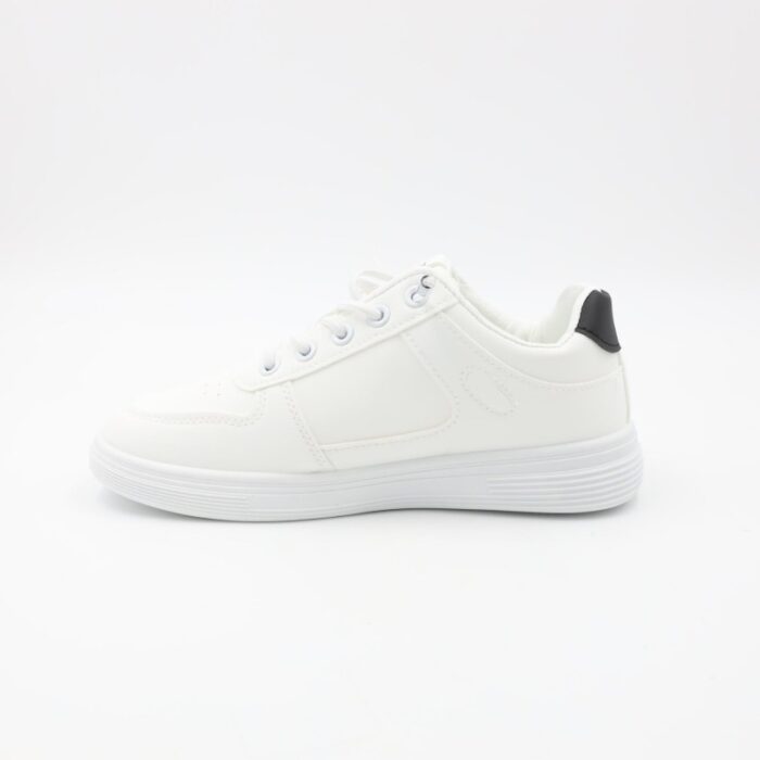 ⁦حذاء سبورت ولادي لون أبيض⁩ - الصورة ⁦4⁩