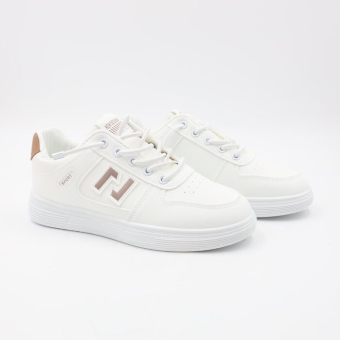 103388262_68a375c595d82 حذاء سبورت ولادي لون أبيض - الصورة 1