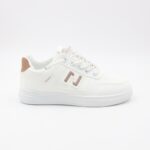 ⁦حذاء سبورت ولادي لون أبيض⁩ - الصورة ⁦3⁩