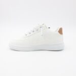 ⁦حذاء سبورت ولادي لون أبيض⁩ - الصورة ⁦4⁩