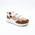 ⁦حذاء سبورت للأطفال لون بني⁩ - الصورة ⁦2⁩