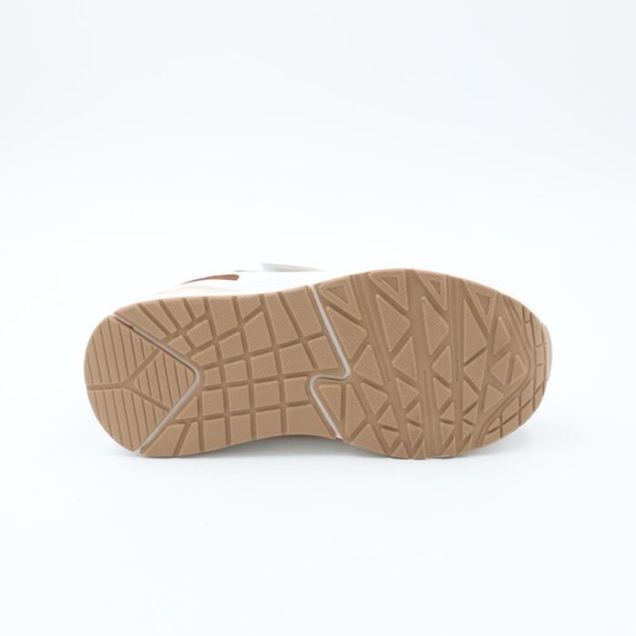 ⁦حذاء سبورت للأطفال لون بني⁩ - الصورة ⁦5⁩