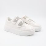 حذاء سبورت للنساء لون أبيض