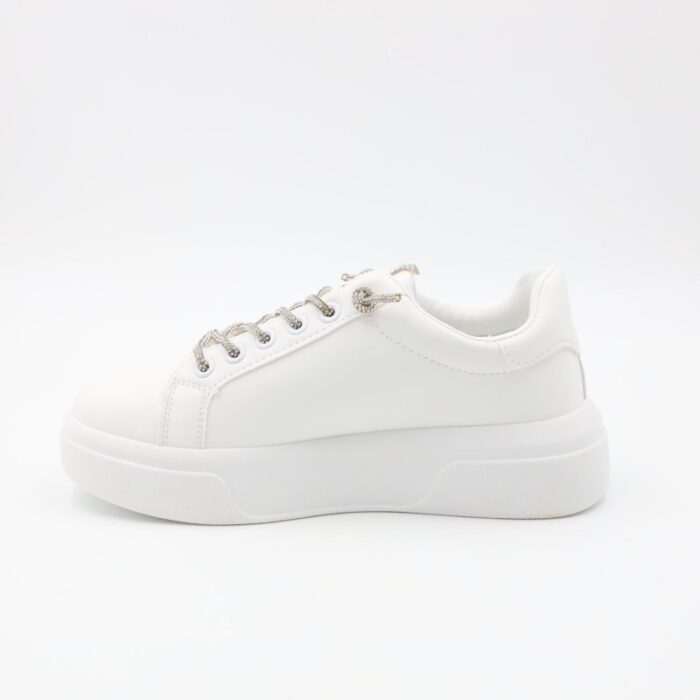 ⁦حذاء سبورت للنساء لون أبيض⁩ - الصورة ⁦4⁩