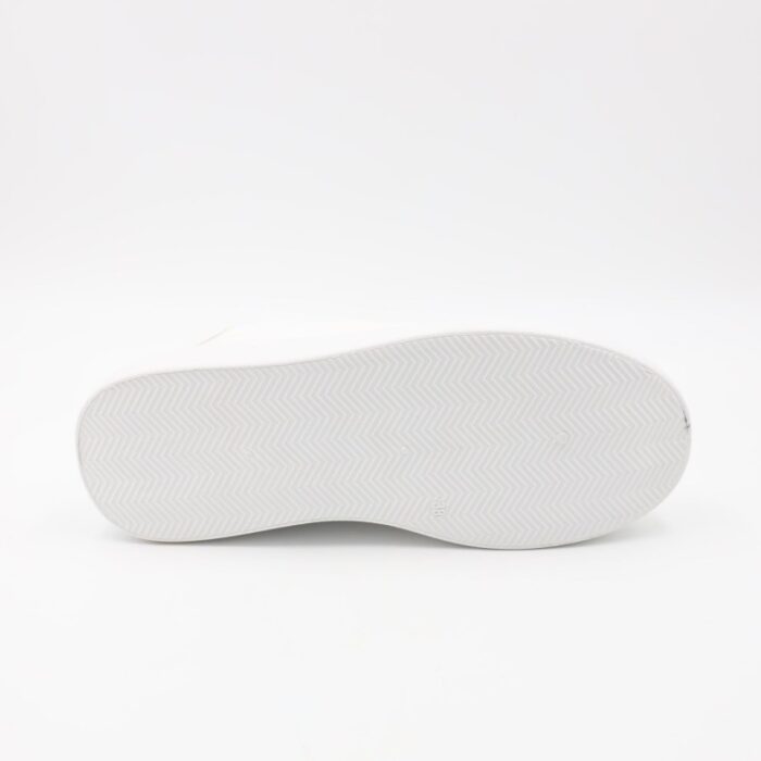 ⁦حذاء سبورت للنساء لون أبيض⁩ - الصورة ⁦5⁩