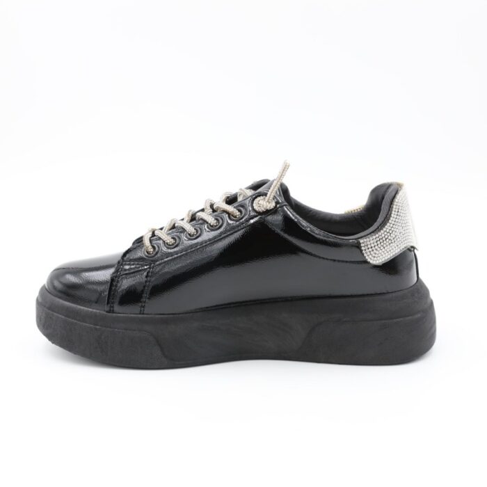 ⁦حذاء سبورت للنساء لون أسود⁩ - الصورة ⁦4⁩