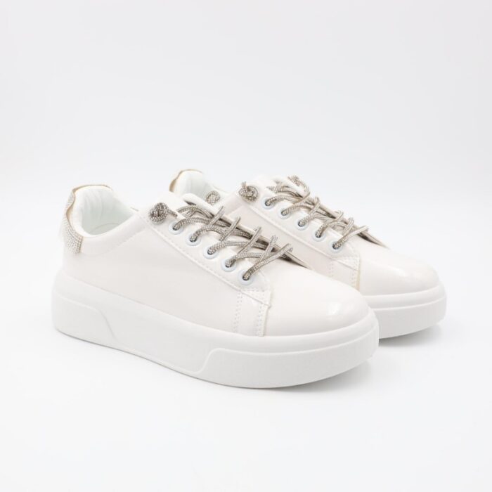 103388398_68a3771411027 حذاء سبورت للنساء لون أبيض - الصورة 1