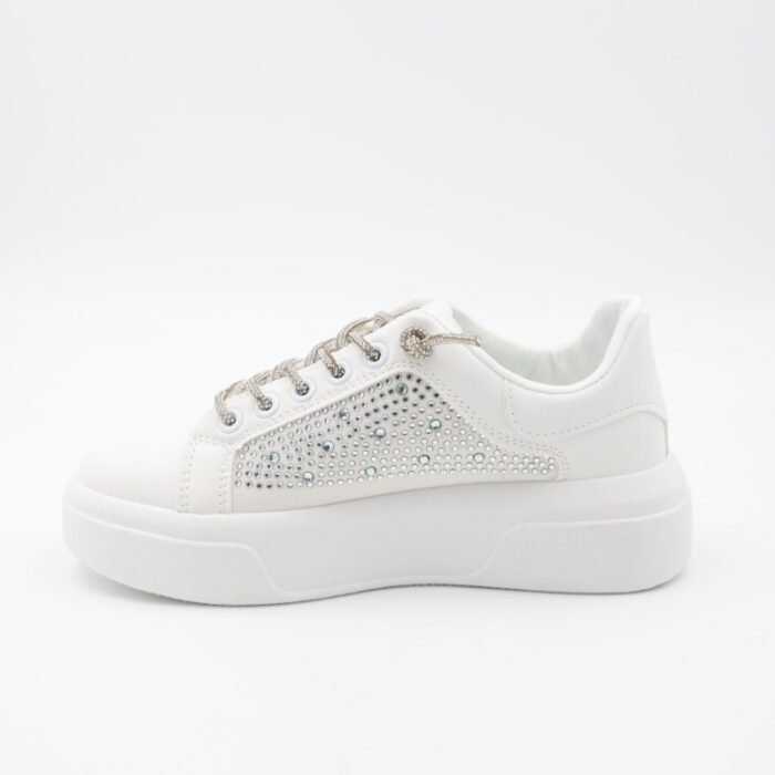 ⁦حذاء سبورت للنساء لون أبيض⁩ - الصورة ⁦4⁩