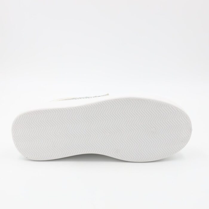 ⁦حذاء سبورت للنساء لون أبيض⁩ - الصورة ⁦5⁩