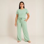 بيجامة صيفية بيتية للنساء لون فستقي فاتح one Size