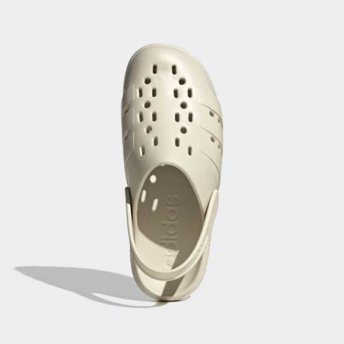 ⁦adidas Men's Adilette Clog 2.0 Sandals - Beige⁩ - الصورة ⁦3⁩