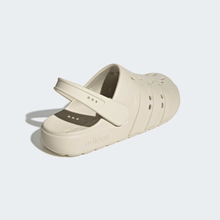 ⁦adidas Men's Adilette Clog 2.0 Sandals - Beige⁩ - الصورة ⁦7⁩