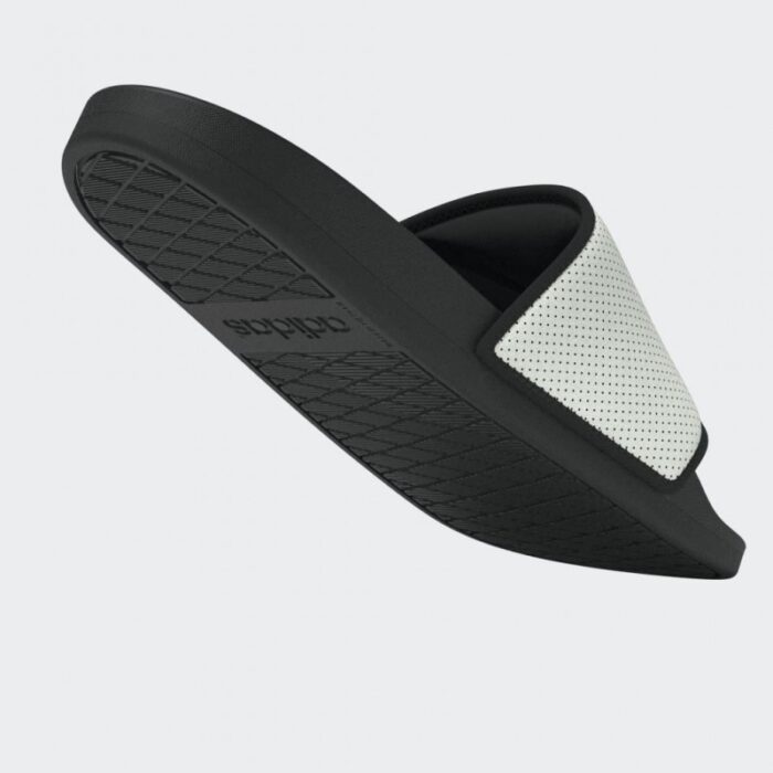 ⁦adidas Men's Adilette Comfort Slides - White⁩ - الصورة ⁦16⁩