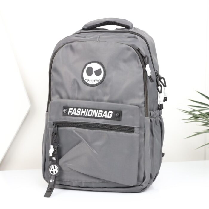 ⁦شنطة مدرسية لون رمادي⁩ - الصورة ⁦2⁩