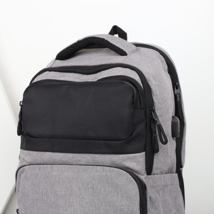 ⁦شنطة مدرسية لون رمادي وأسود⁩ - الصورة ⁦3⁩