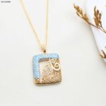 سلسال مربع مع كلمة قل من القرآن الكريم لون ذهبي كفالة سنتين ضد تغير اللون