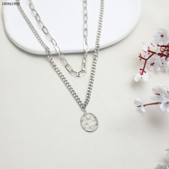 103388660_68a83ee77edbc سلسال جنزير طبقتين مع شكل بيضاوي و لولو لون فضي كفالة سنتين ضد تغير اللون - الصورة 1