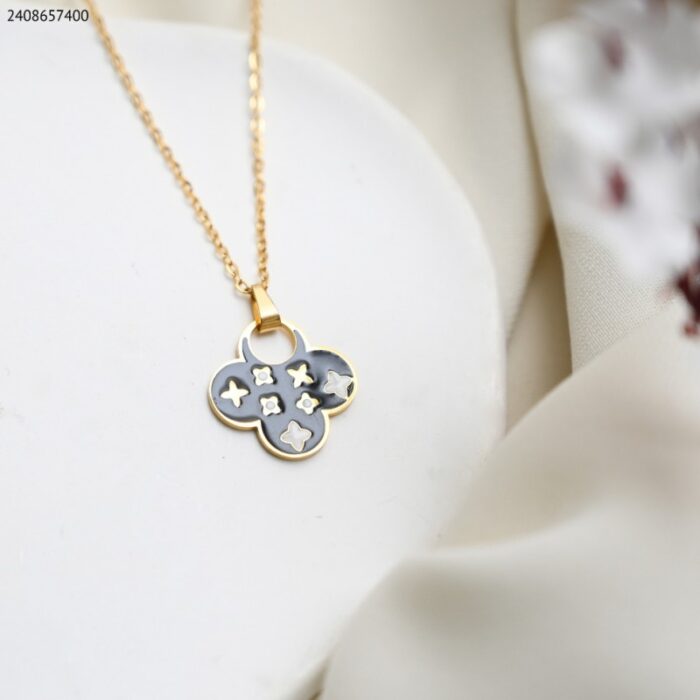 103388677_68a83ef58917c سلسال فان كليف كوكب لون ذهبي و أسود كفالة سنتين ضد تغير اللون - الصورة 1