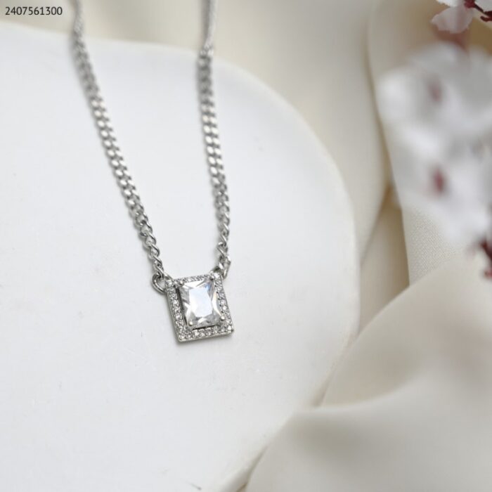 103388689_68a83f004552a سلسال فضي مع زركون مستطيل أبيض كفالة سنتين ضد تغير اللون - الصورة 1