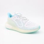 ⁦حذاء رياضي للنساء لون أبيض وأزرق⁩ - الصورة ⁦2⁩